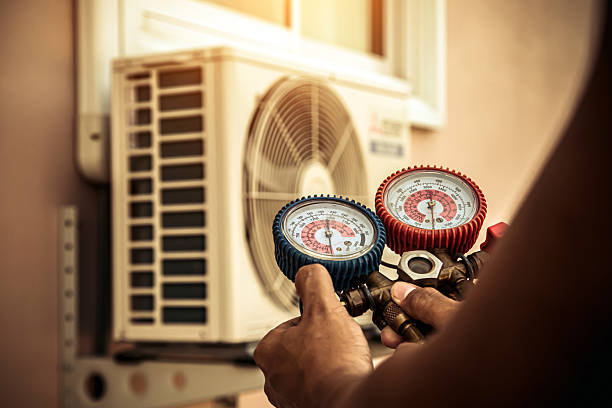 Professional Ac Installation technician working in Raymondville, TX